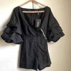 NWT Pretty Little Things puffy sleeve romper
